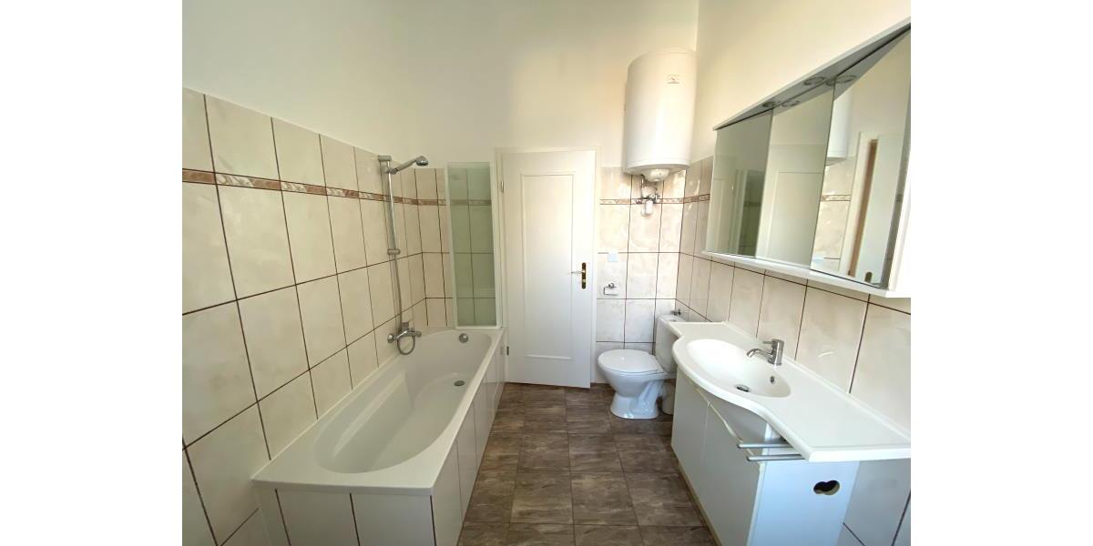 Etagenwohnung Plauen - 2 Zimmer, 63 m&sup2;, 355&euro; | Angebot:25055996