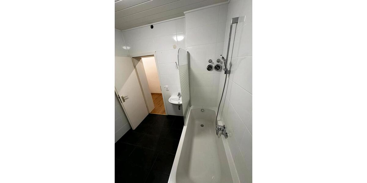 Etagenwohnung Oelsnitz (Vogtland) - 1 Zimmer, 50 m&sup2;, 400&euro; | Angebot:25769975