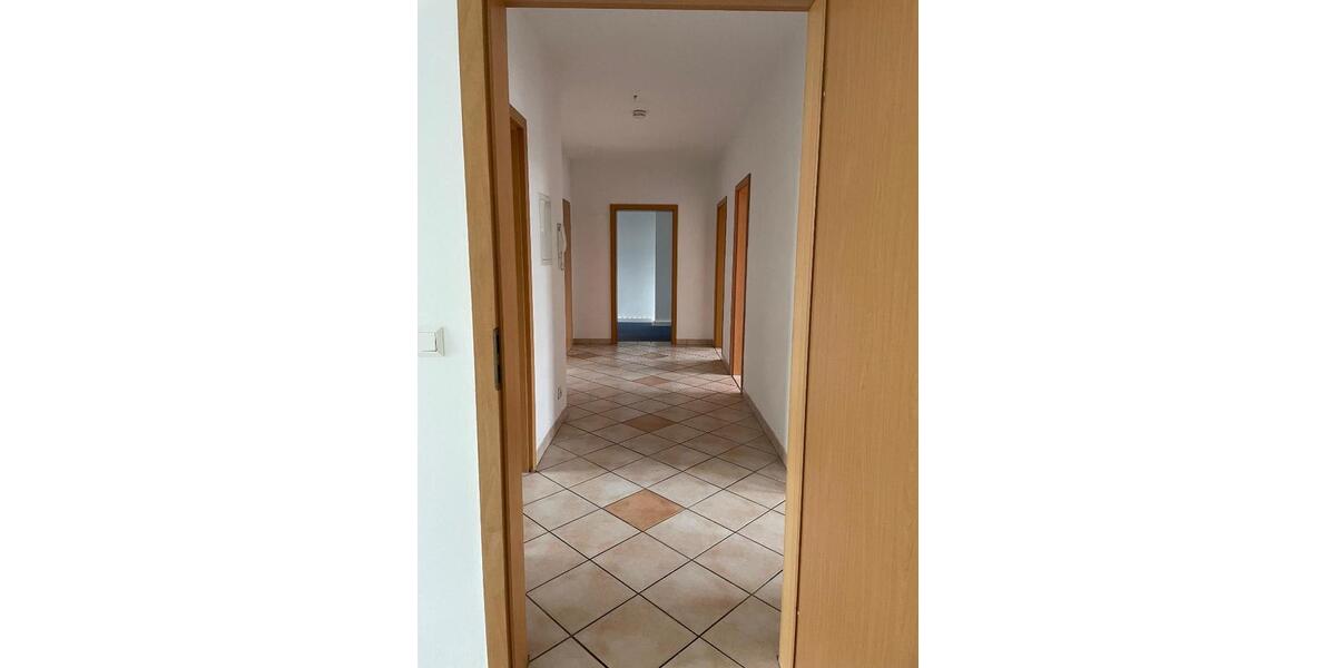 Etagenwohnung Plauen Bahnhofsvorstadt - 4 Zimmer, 99 m&sup2;, 450&euro; | Angebot:20433532