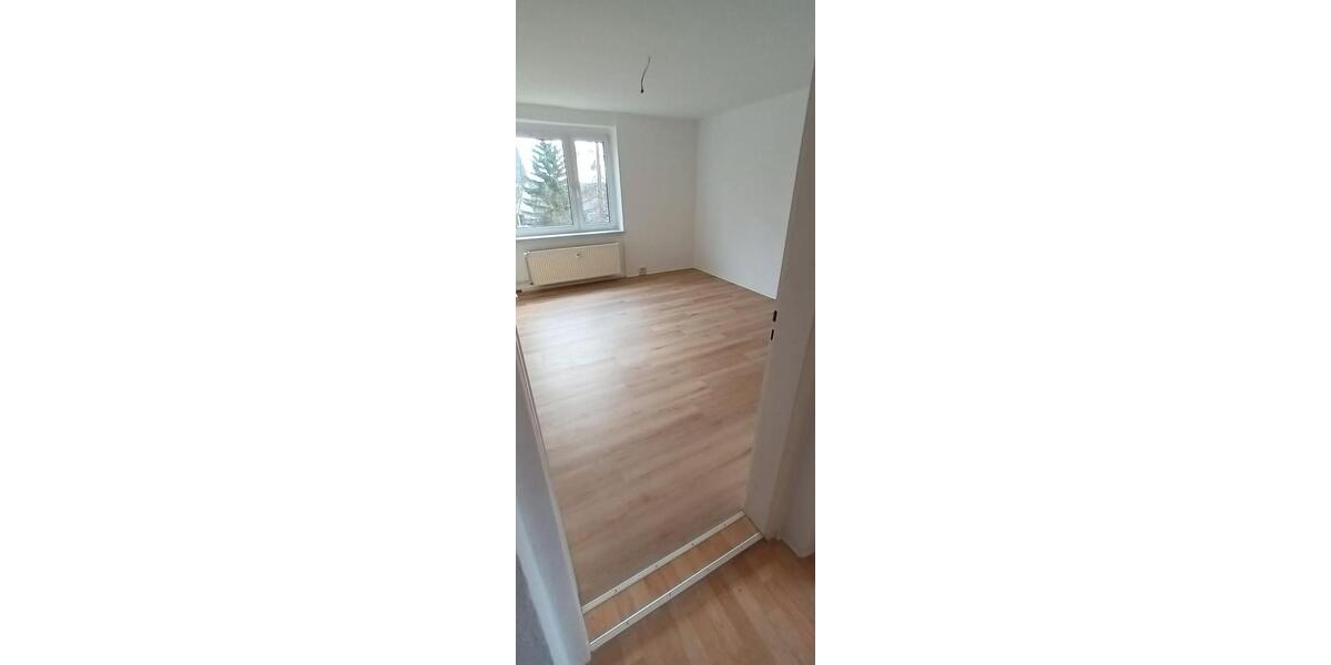 Erdgeschoßwohnung Bad Lobenstein - 3 Zimmer, 58 m&sup2;, 400&euro; | Angebot:25406330