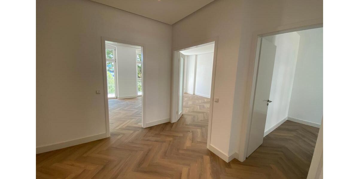 Etagenwohnung Plauen - 5 Zimmer, 163 m&sup2;, 1.250&euro; | Angebot:23390857