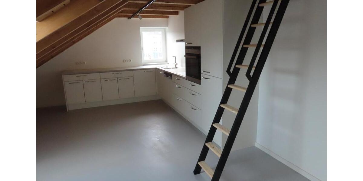 Dachgeschoßwohnung Selb - 2 Zimmer, 65 m&sup2;, 615&euro; | Angebot:26405756