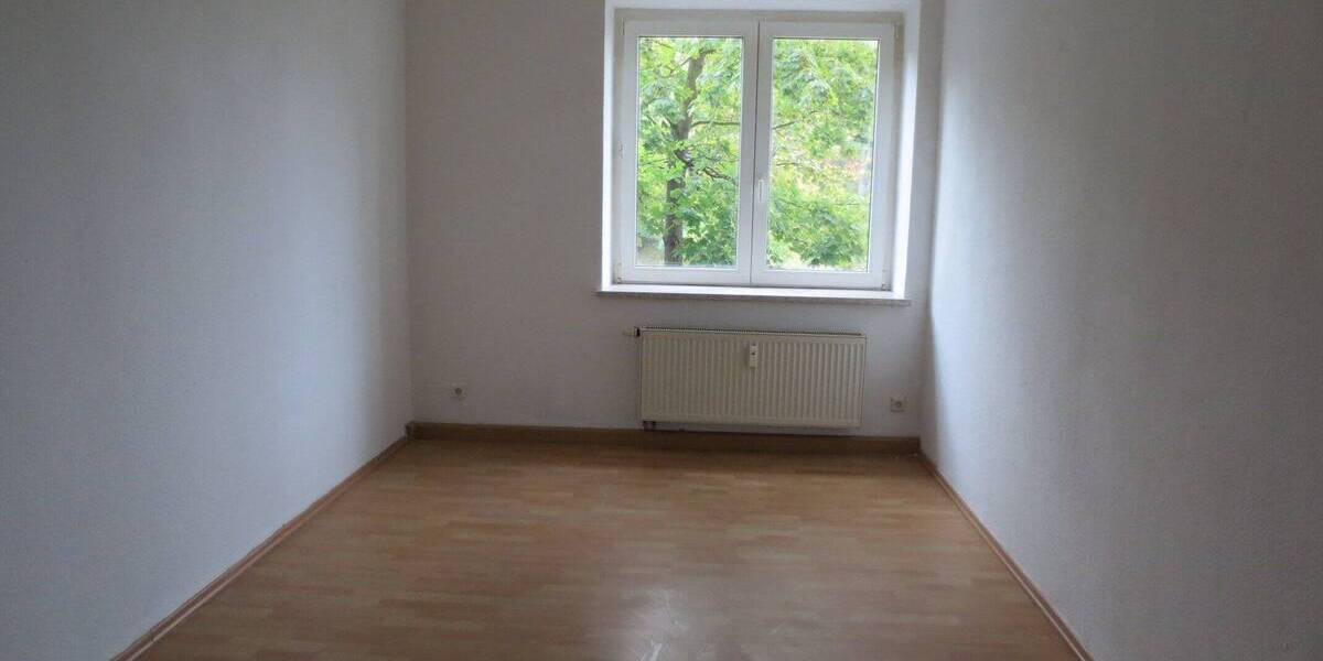 Etagenwohnung Plauen Stadtmitte - 3 Zimmer, 93 m&sup2;, 420&euro; | Angebot:25687458