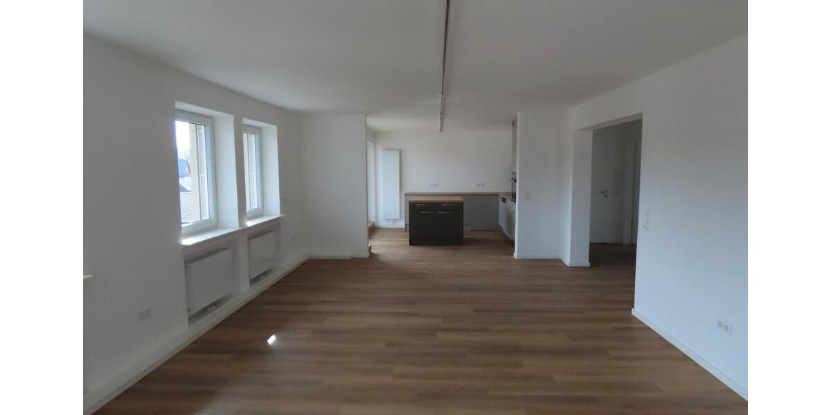 Etagenwohnung Selb - 3 Zimmer, 107 m&sup2;, 1.134&euro; | Angebot:26405754