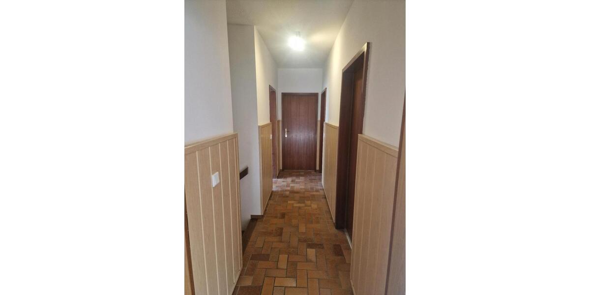 Erdgeschoßwohnung Sparneck - 4 Zimmer, 83 m&sup2;, 950&euro; | Angebot:25993357