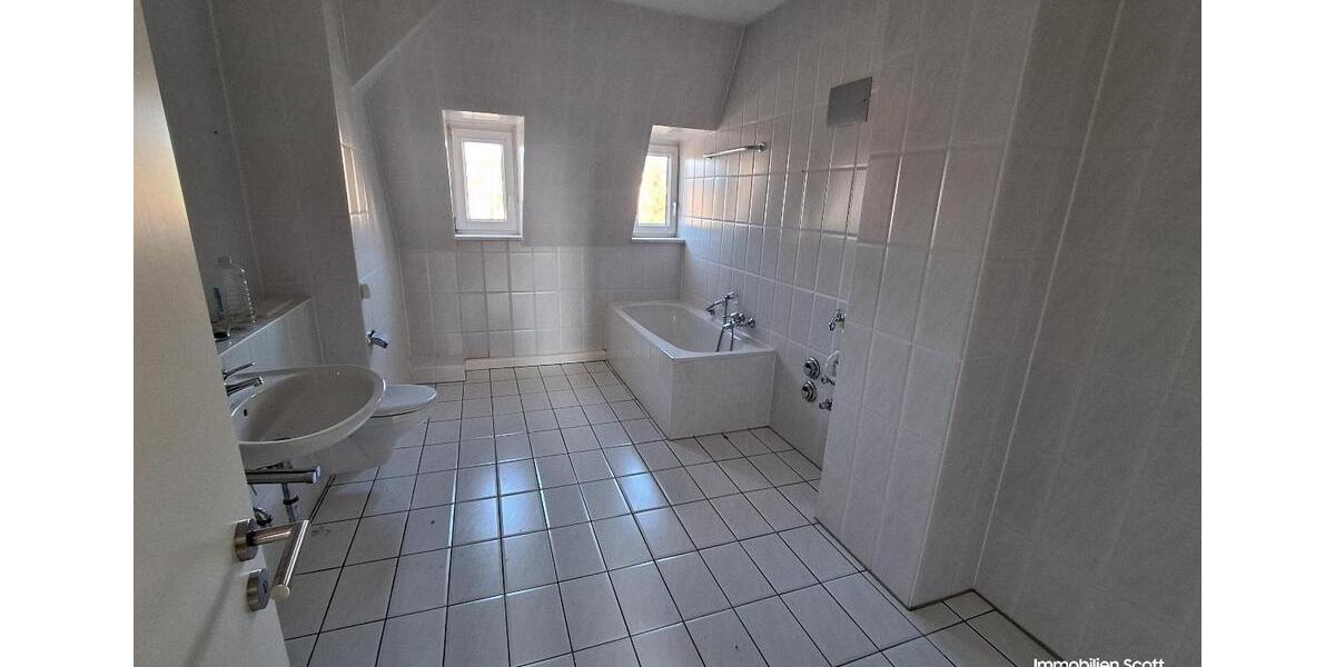 Etagenwohnung Plauen Bahnhofsvorstadt - 2 Zimmer, 74 m&sup2;, 372&euro; | Angebot:21469370