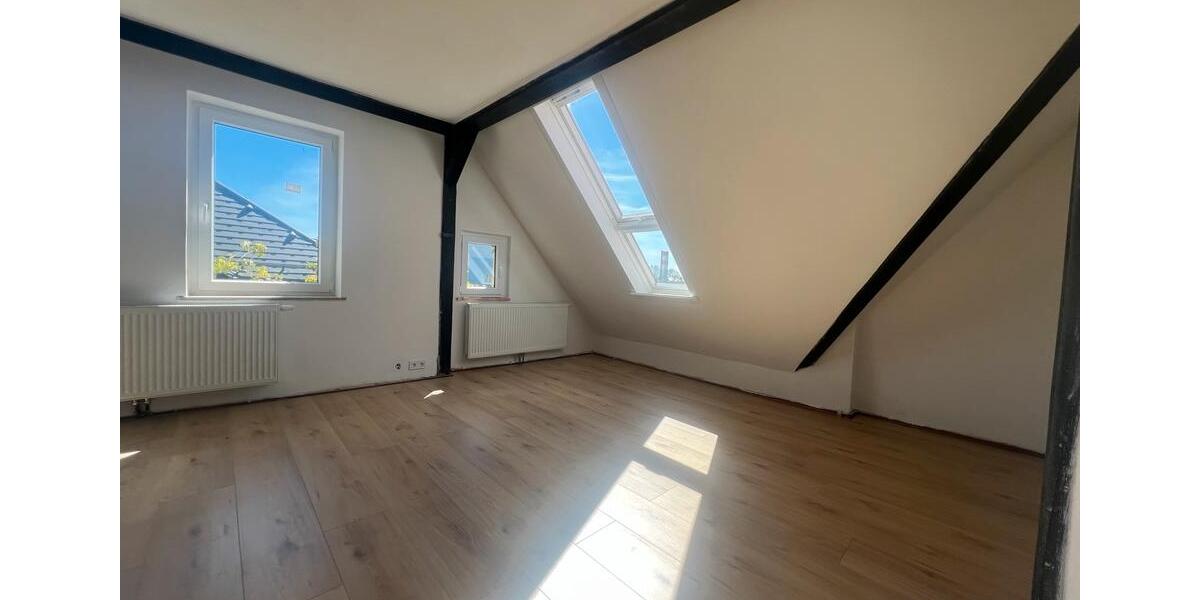 Dachgeschoßwohnung Selb - 2 Zimmer, 87 m&sup2;, 800&euro; | Angebot:26432515