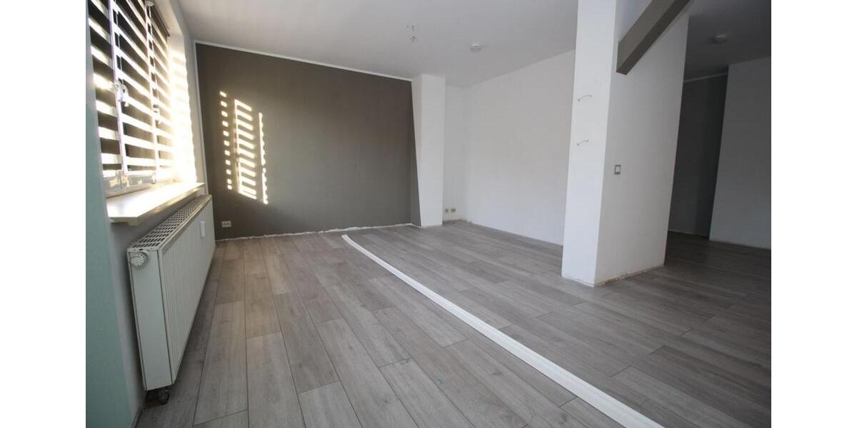 Dachgeschoßwohnung Plauen - 3 Zimmer, 85 m&sup2;, 411&euro; | Angebot:24438631