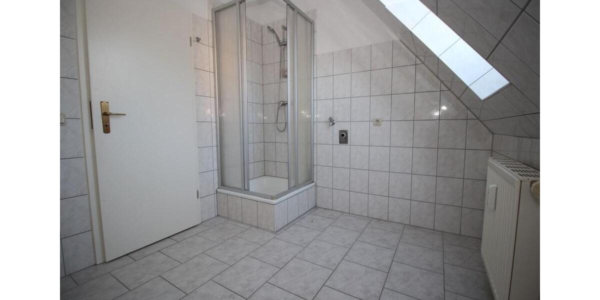 Dachgeschoßwohnung Plauen - 3 Zimmer, 85 m&sup2;, 411&euro; | Angebot:24438631