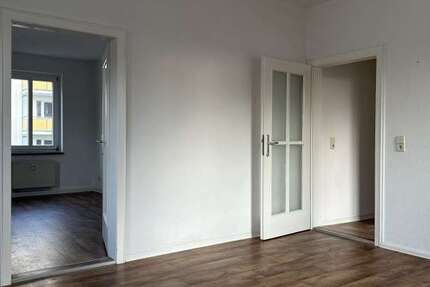 Wohnung Plauen Bahnhofsvorstadt - 2 Zimmer, 49 m&sup2;, 233&euro; | Angebot:27349007