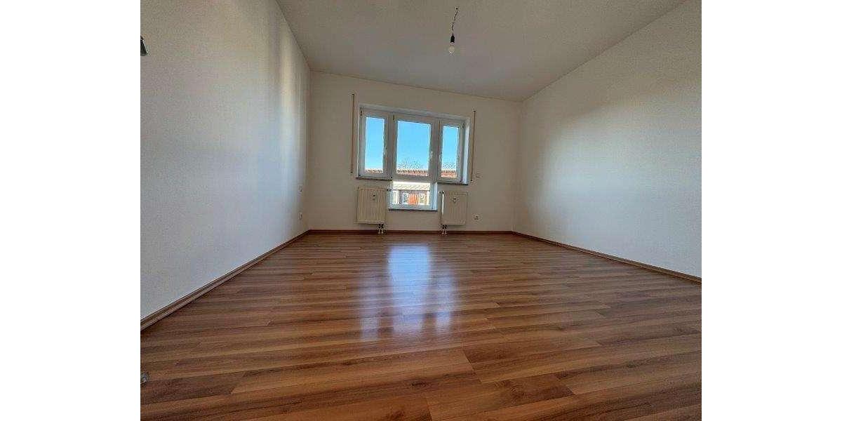 Etagenwohnung Hof Neuhof - 3 Zimmer, 89 m&sup2;, 880&euro; | Angebot:25145335