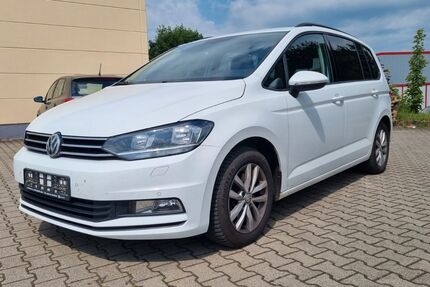 VW Touran 134.456 km 13.999 &euro; Tanna 07922