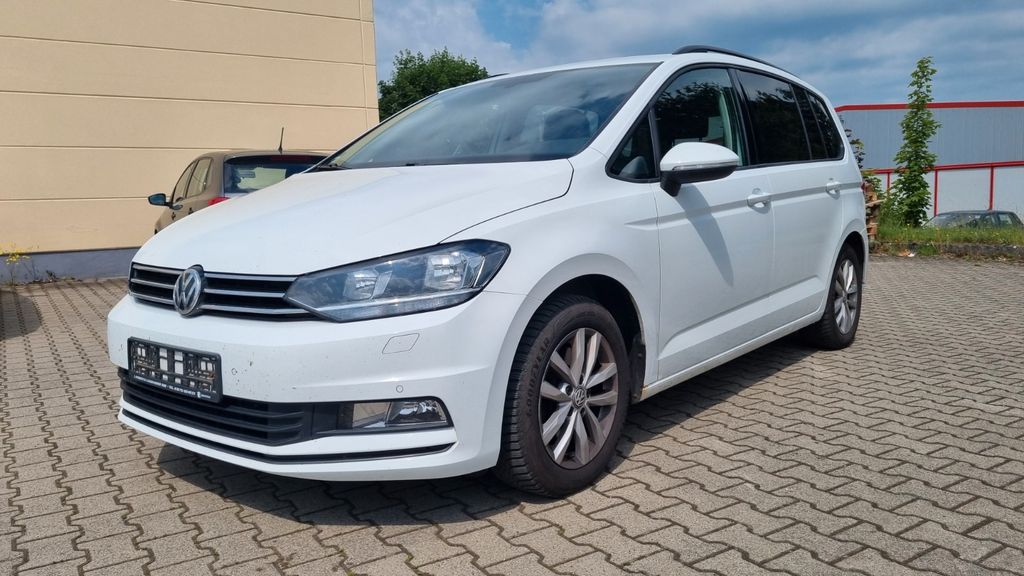 VW Touran 134.456 km 13.999 &euro; Tanna 07922