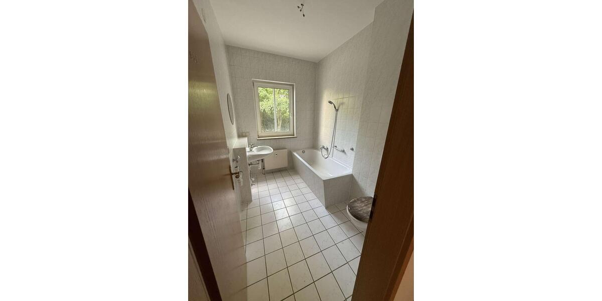 Etagenwohnung Plauen - 2 Zimmer, 66 m&sup2;, 328&euro; | Angebot:24587970