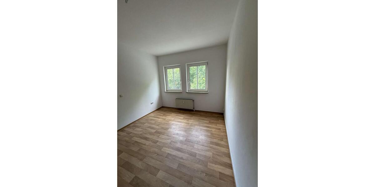 Etagenwohnung Plauen - 2 Zimmer, 66 m&sup2;, 328&euro; | Angebot:24587970