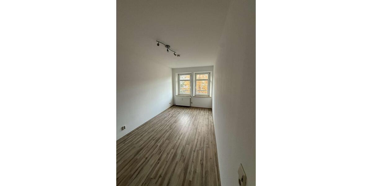 Etagenwohnung Plauen - 3 Zimmer, 77 m&sup2;, 354&euro; | Angebot:24461833