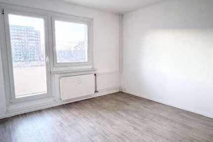 Wohnung Plauen Chrieschwitz - 3 Zimmer, 56 m&sup2;, 282&euro; | Angebot:25754006