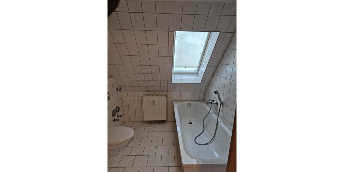 Dachgeschoßwohnung Plauen - 2 Zimmer, 39 m&sup2;, 390&euro; | Angebot:24444214