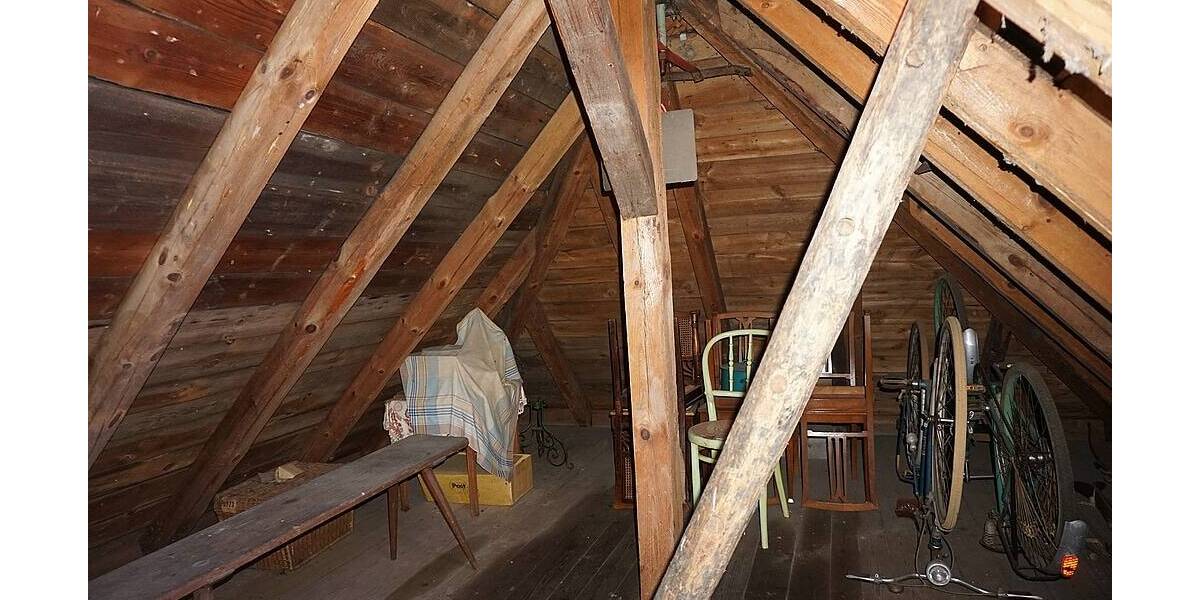 Mehrfamilienhaus, Wohnhaus Adorf - 8 Zimmer, 200 m&sup2;, 121.000&euro; | Angebot:25997740