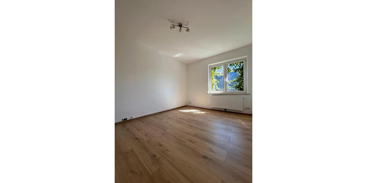 Etagenwohnung Selb - 3 Zimmer, 92 m&sup2;, 800&euro; | Angebot:26405823