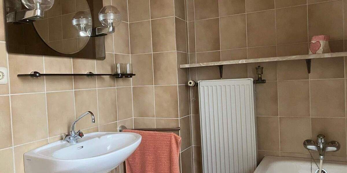 Doppelhaushälfte Helmbrechts Wüstenselbitz - 4 Zimmer, 100 m&sup2;, 99.000&euro; | Angebot:25693001