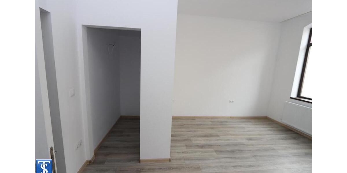 Etagenwohnung Plauen - 3 Zimmer, 120 m&sup2;, 600&euro; | Angebot:24183247
