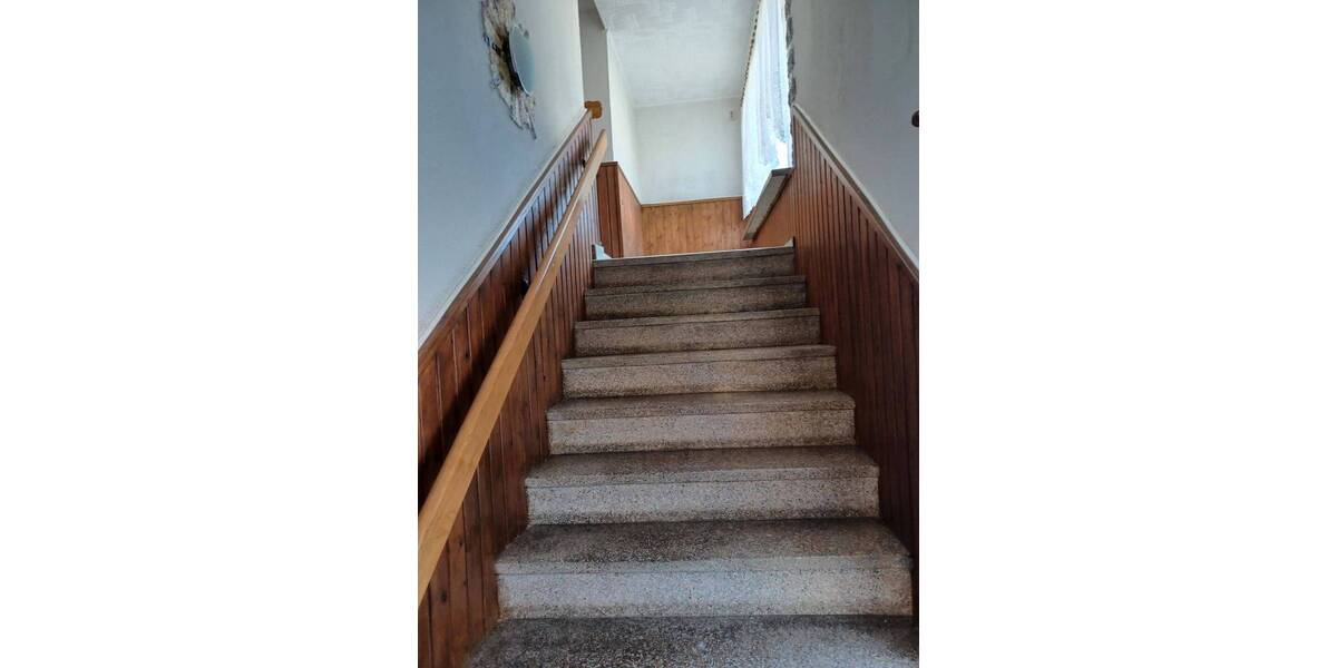 Doppelhaushälfte Pausa - 7 Zimmer, 185 m&sup2;, 65.000&euro; | Angebot:25741449