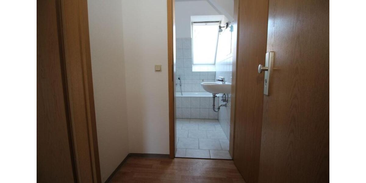 Dachgeschoßwohnung Plauen - 3 Zimmer, 85 m&sup2;, 411&euro; | Angebot:24438631