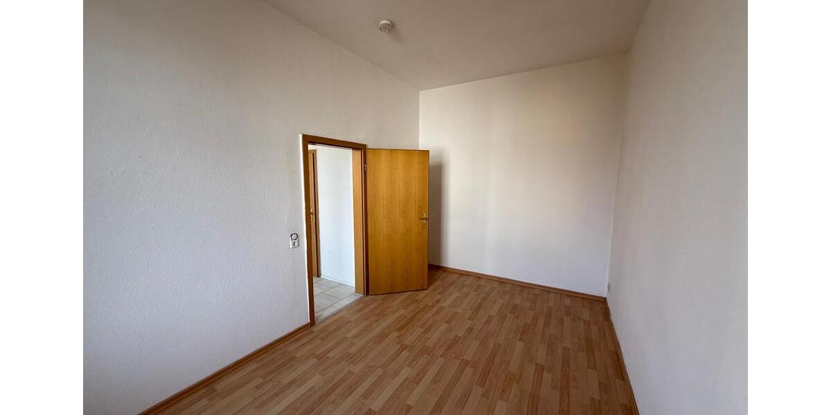 Etagenwohnung Plauen - 3 Zimmer, 96 m&sup2;, 480&euro; | Angebot:25887081