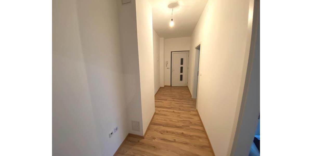 Etagenwohnung Plauen - 2 Zimmer, 63 m&sup2;, 355&euro; | Angebot:25055996