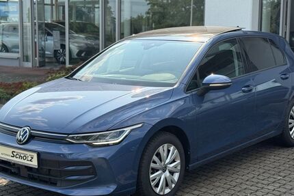 VW Golf 8.224 km 25.490 &euro; Oelsnitz 08606