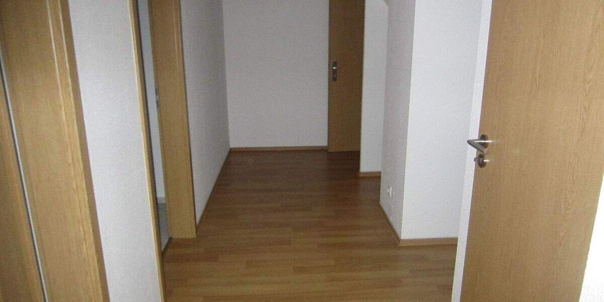 Etagenwohnung Plauen Stadtmitte - 2 Zimmer, 64 m&sup2;, 355&euro; | Angebot:25735507