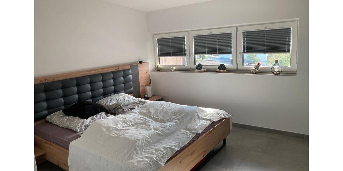 Hochparterre Naila - 3 Zimmer, 100 m&sup2;, 1.000&euro; | Angebot:25905391