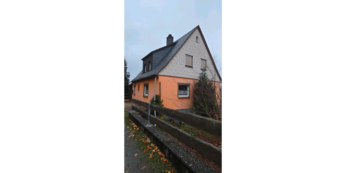 Einfamilienhaus Nordhalben - 5 Zimmer, 110 m&sup2;, 70.000&euro; | Angebot:23774835