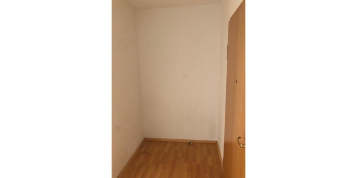 Erdgeschoßwohnung Plauen - 1 Zimmer, 35 m&sup2;, 350&euro; | Angebot:25219412