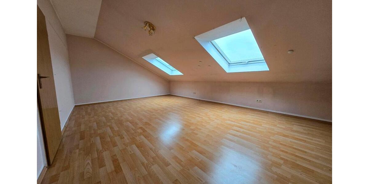 Dachgeschoßwohnung Hof Altstadt - 2 Zimmer, 52 m&sup2;, 89.000&euro; | Angebot:27281908