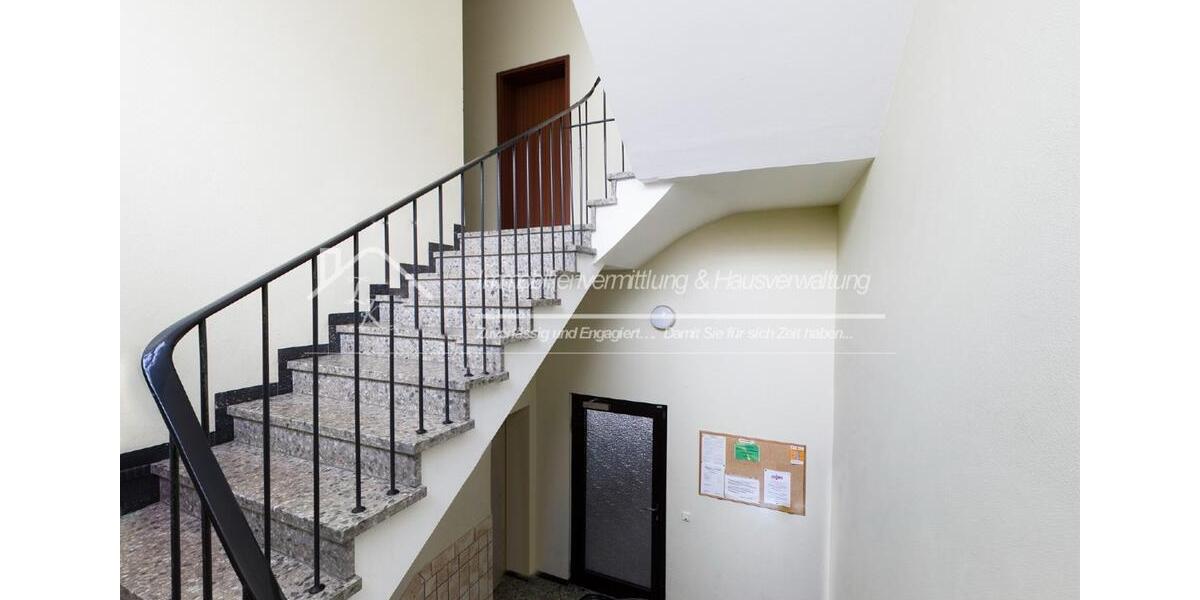 Etagenwohnung Hof Altstadt - 1 Zimmer, 30 m&sup2;, 375&euro; | Angebot:25988920