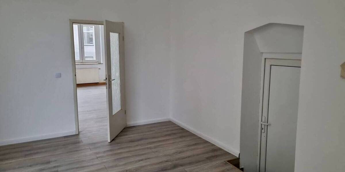 Gewerbeobjekt Plauen Stadtmitte - 3 Zimmer, 80 m&sup2;, 400&euro; | Angebot:25708231