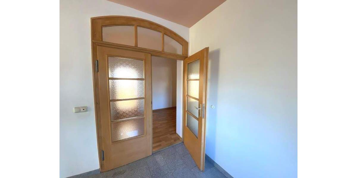 Etagenwohnung Plauen Ostvorstadt - 2 Zimmer, 74 m&sup2;, 370&euro; | Angebot:25776512