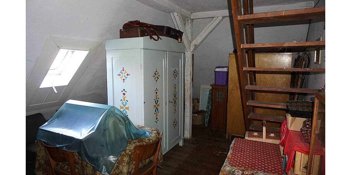 Mehrfamilienhaus, Wohnhaus Adorf - 8 Zimmer, 200 m&sup2;, 121.000&euro; | Angebot:25997740