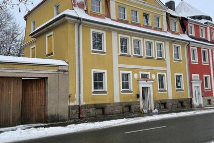 Haus Rehau - 12 Zimmer, 331 m&sup2;, 139.000&euro; | Angebot:25392276