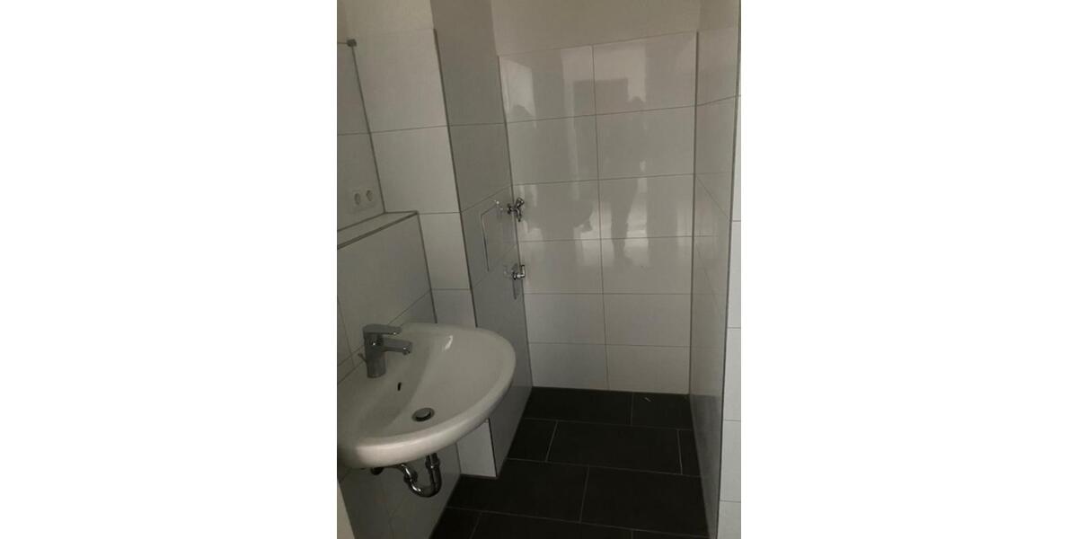 Etagenwohnung Plauen - 2 Zimmer, 61 m&sup2;, 499&euro; | Angebot:23544150