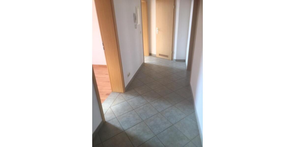 Etagenwohnung Plauen Altstadt - 2 Zimmer, 61 m&sup2;, 299&euro; | Angebot:24773211