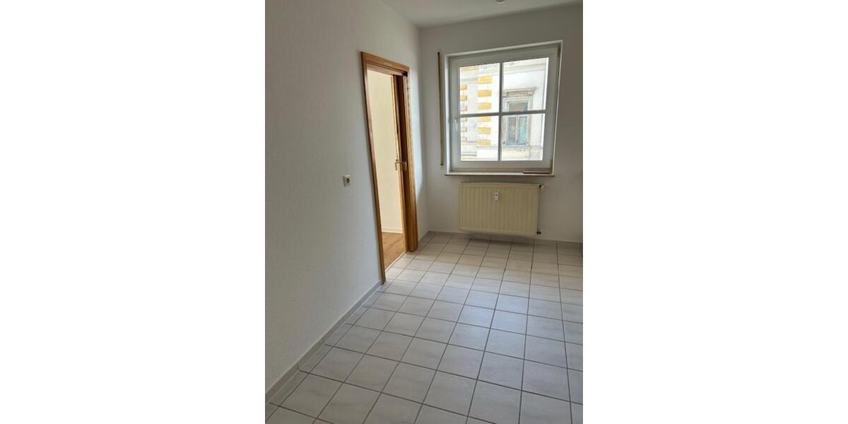Etagenwohnung Plauen Altstadt - 2 Zimmer, 49 m&sup2;, 290&euro; | Angebot:25273207