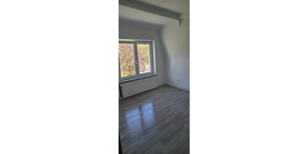 Dachgeschoßwohnung Schönwald - 4 Zimmer, 112 m&sup2;, 600&euro; | Angebot:26427239