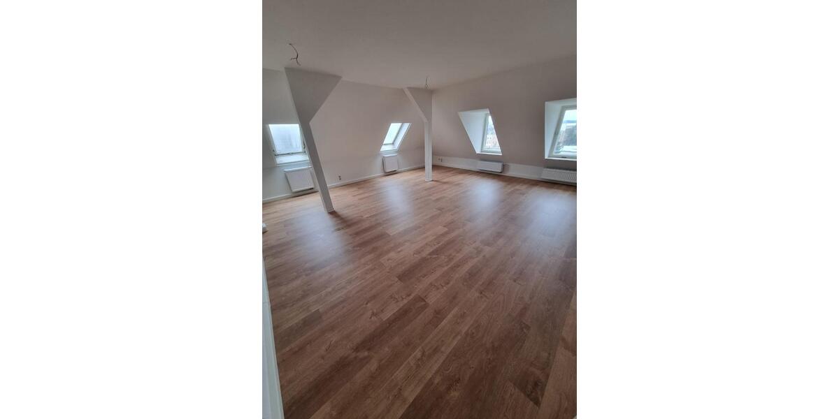 Dachgeschoßwohnung Plauen Bahnhofsvorstadt - 3.5 Zimmer, 143 m&sup2;, 527&euro; | Angebot:19254364