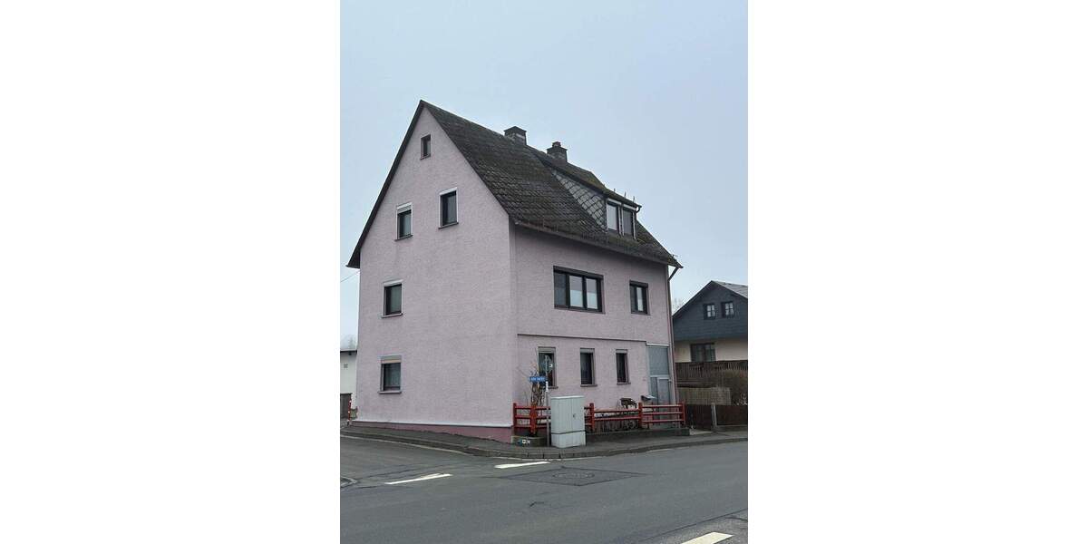 Mehrfamilienhaus, Wohnhaus Nordhalben - 6 Zimmer, 169 m&sup2;, 750&euro; | Angebot:25665892