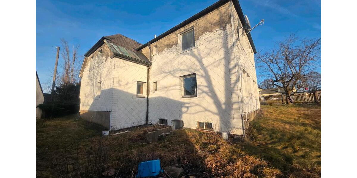 Einfamilienhaus Helmbrechts - 10 Zimmer, 200 m&sup2;, 170.000&euro; | Angebot:24239247