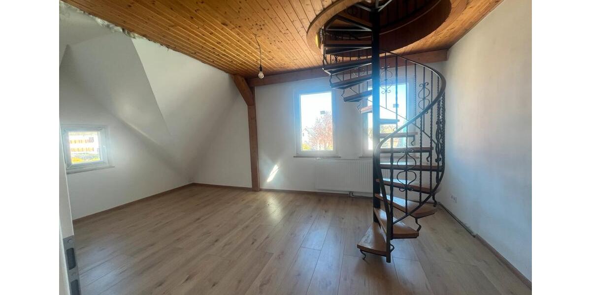 Dachgeschoßwohnung Selb - 2 Zimmer, 87 m&sup2;, 800&euro; | Angebot:26432515