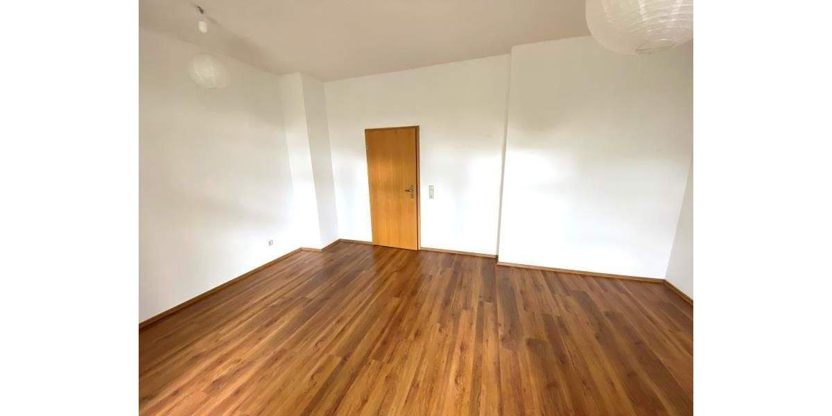Etagenwohnung Plauen Hammervorstadt - 2 Zimmer, 61 m&sup2;, 280&euro; | Angebot:25691960